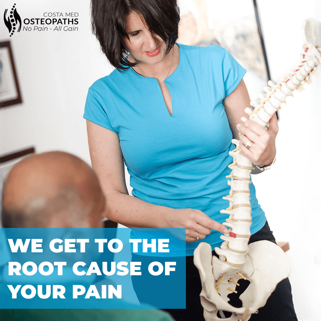 Got questions about osteopathy treatment? Osteopath in Orihuela Costa explains to patient